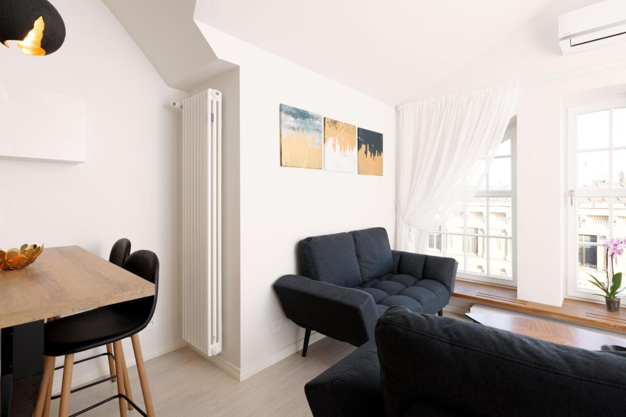 Ferienwohnung Bright Attic Flat In The Centre Riga Exterior foto