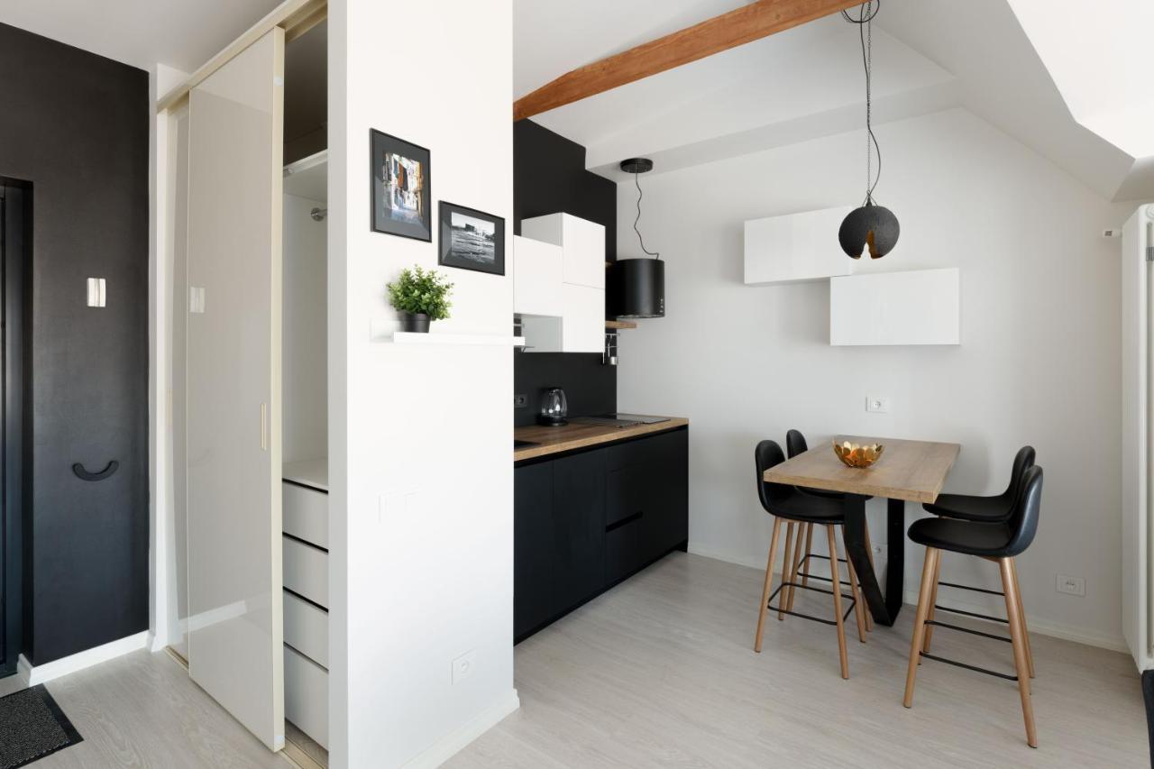 Ferienwohnung Bright Attic Flat In The Centre Riga Exterior foto