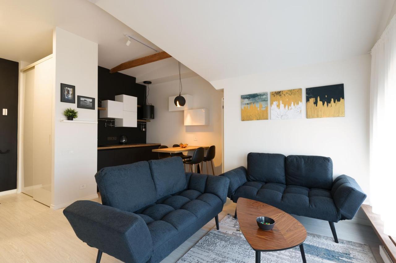 Ferienwohnung Bright Attic Flat In The Centre Riga Exterior foto